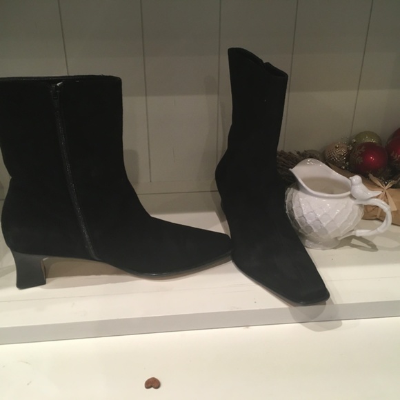 Etienne Aigner Camera Black Suede Boots Size 10 - Picture 4 of 5